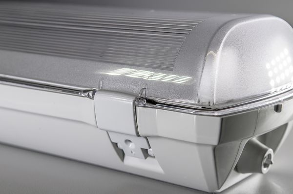 LED-loisteputkivalaisin IP66 läpijohdotettu ja turvallinen valaisin, soveltuu eri käyttötarkoituksiin.