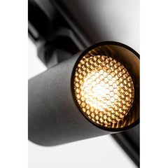 LIMA LED-valaisin 3-vaihekiskoon, musta (GU10 polttimolle) lähikuva valaisimen polttimosta hunajakenno etusivulla.