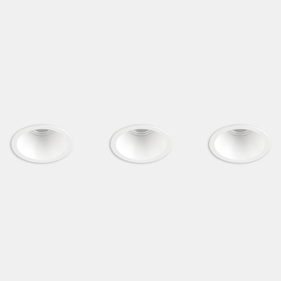 Valkoiset pikkuspotit kylpyhuoneeseen 3 x 3.2W, uppoasennettavat IP54