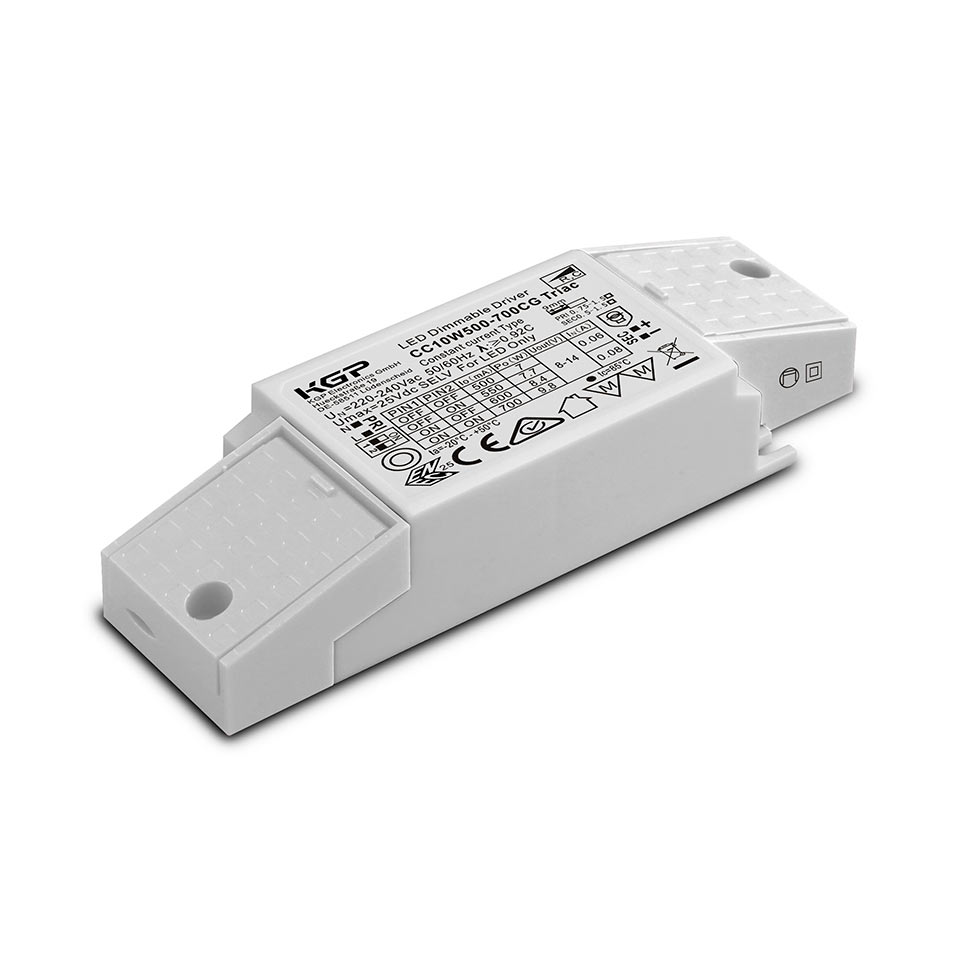 TRIAC-himmennettävä 4,2-10W LED-vakiovirtateholähde 700mA 6-14V, valkoinen LED-muuntaja, jota käytetään sisätiloissa.