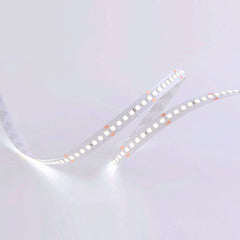 14,4W/m 24V LED-valonauha 5m, 1550lm/m CRI>95 160led/m IP20 valonauhaa valottamassa tilaa.