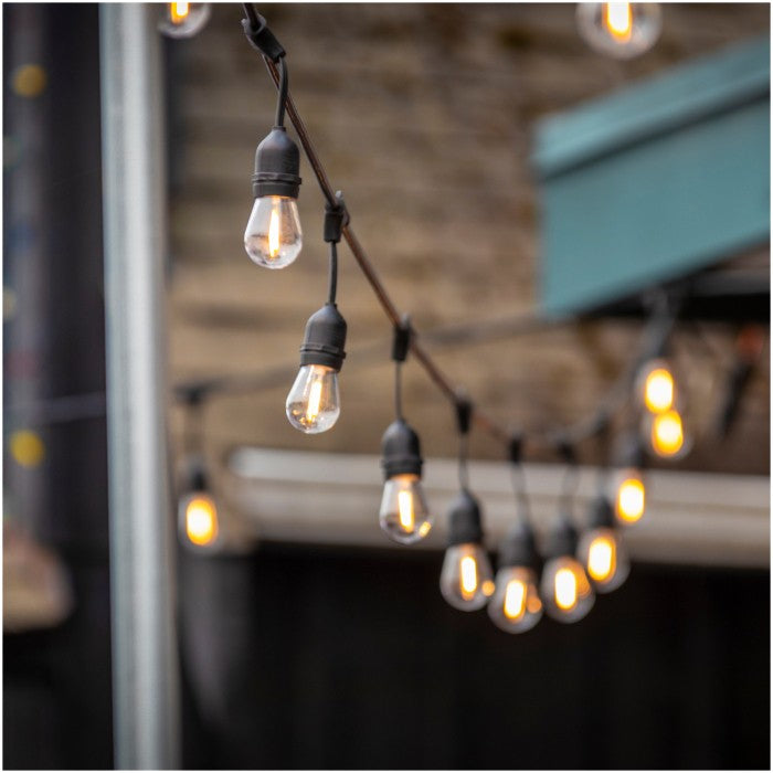 Valoketjusetti MIMOSA2 20m & 20kpl 1W 2700K E27 LED-polttimoilla ulkoilman valoketjusetti E27 LED-polttimoilla.