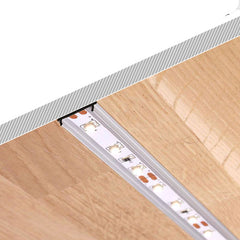 PERUS12 alumiinilista LED-nauhalle 2m asennettuna puupinnalle, LED-nauhojen jäähdyttämiseen.