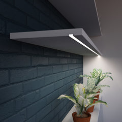 URA14.v2 LED-profiili 2000mm valaistuskasvihuoneessa ja seinäkoristeena.